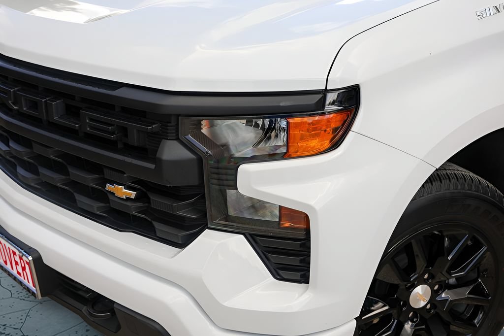Used 2024 Chevrolet Silverado 1500 Custom RWD image 3