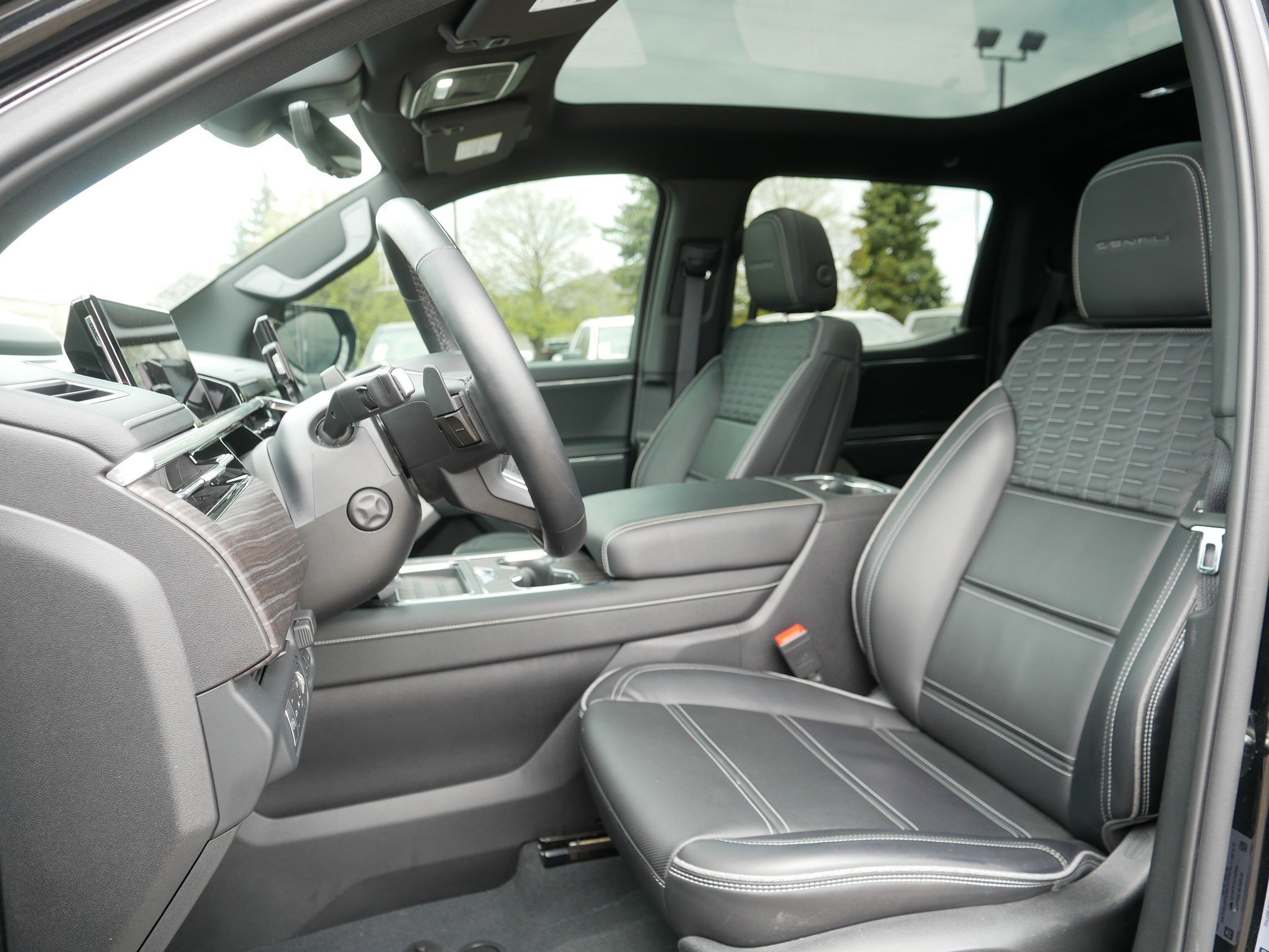 Used 2025 GMC Sierra EV Denali AWD/4WD image 34