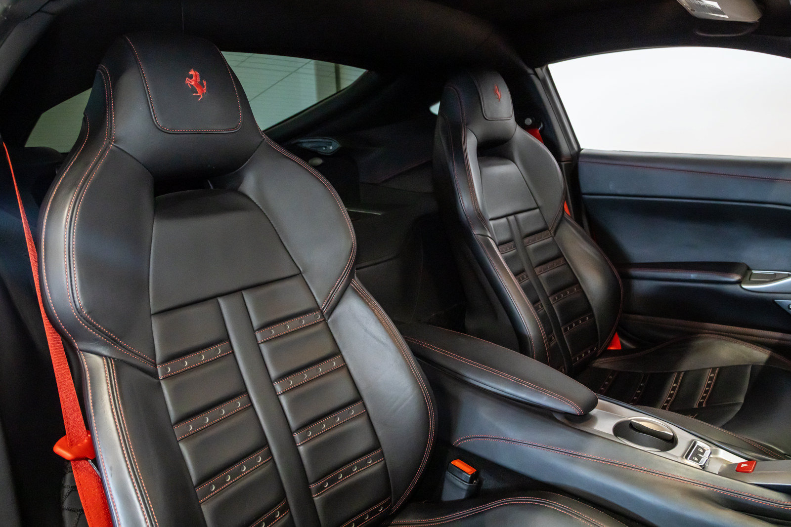 Used 2016 Ferrari F12 Berlinetta RWD image 33
