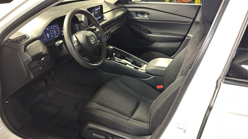 Used 2023 Honda Accord EX image 24