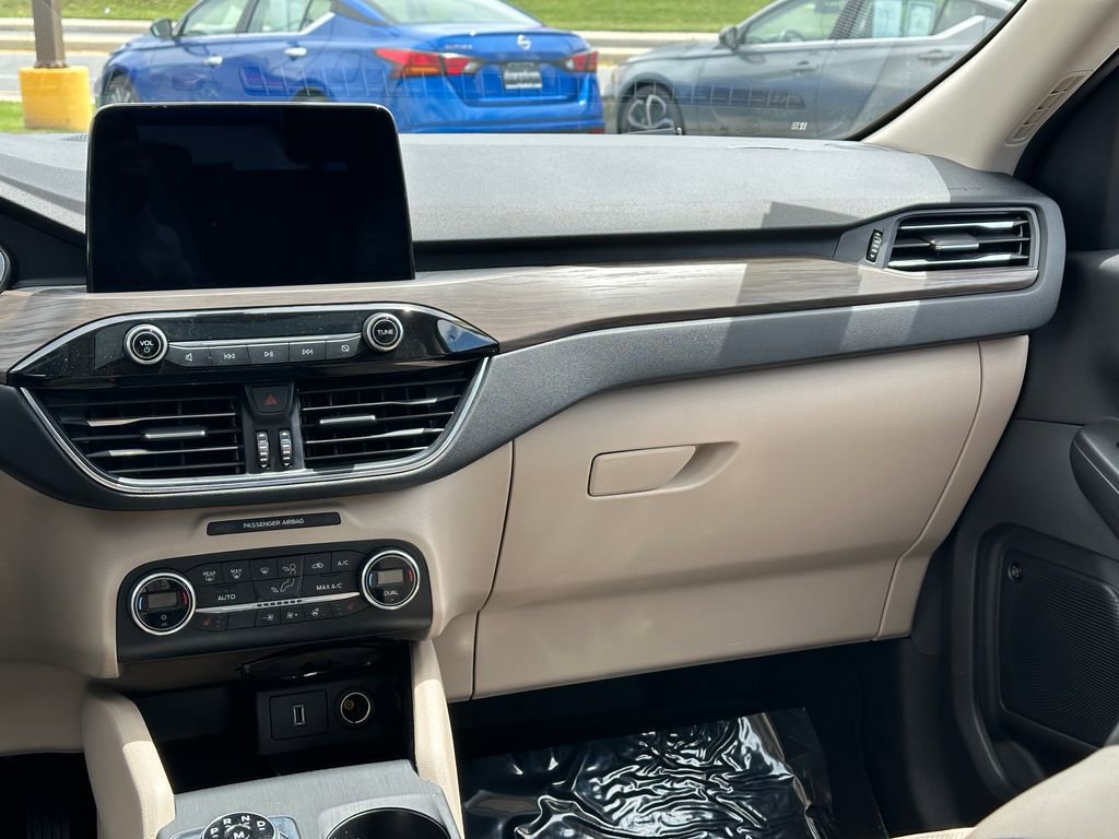 Used 2020 Ford Escape Titanium AWD/4WD image 12