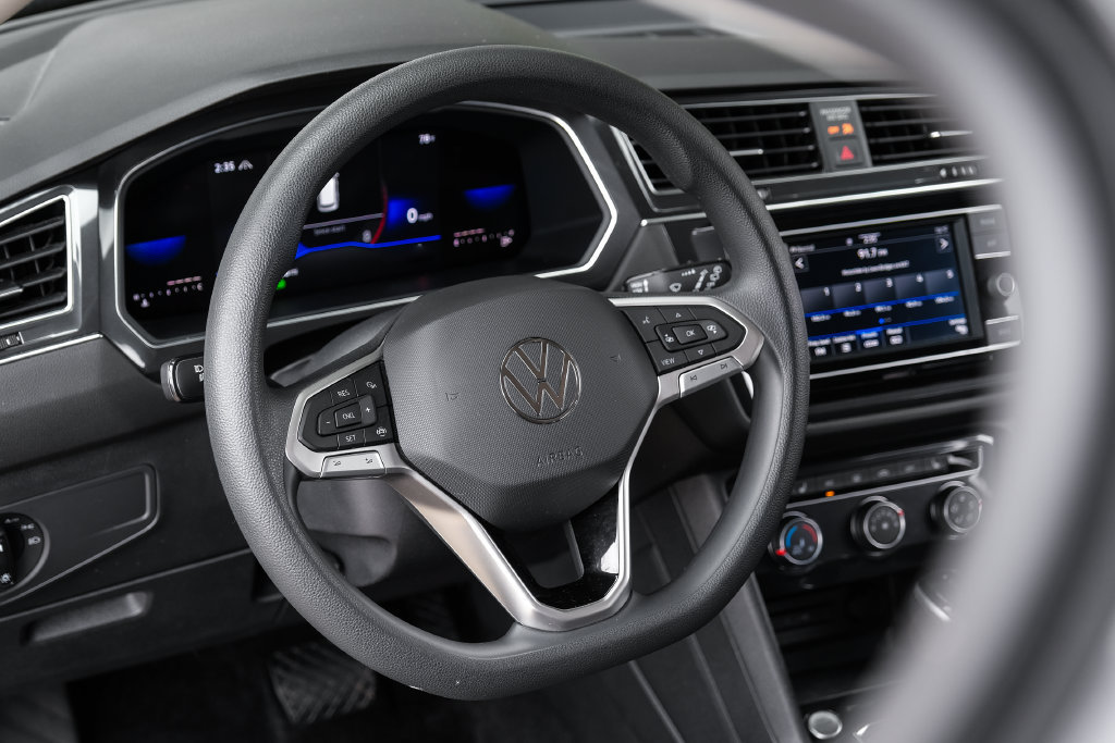 Used 2023 Volkswagen Tiguan S AWD/4WD image 4