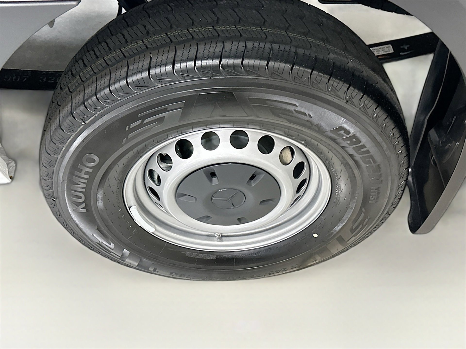 Used 2025 Mercedes-Benz Sprinter 2500 image 29