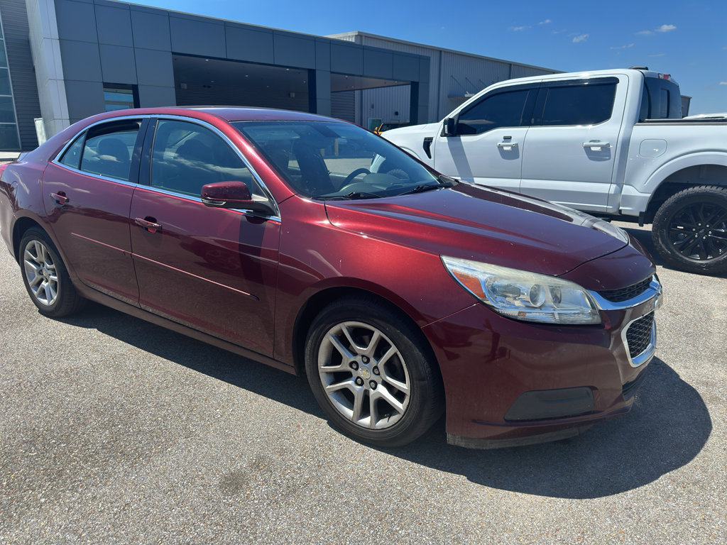 Used 2015 Chevrolet Malibu LT w/ Power Convenience Package FWD image 2
