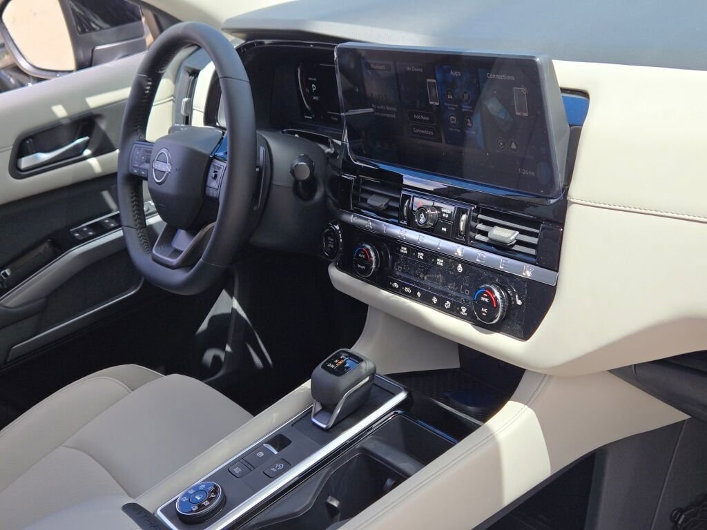 New 2026 Nissan Pathfinder SL w/ Cargo Package AWD/4WD image 5