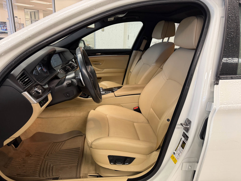 Used 2012 BMW 550i Sedan image 6