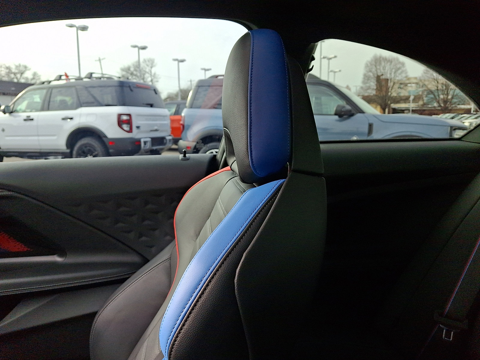 Used 2024 BMW M2 w/ Lighting Package image 17