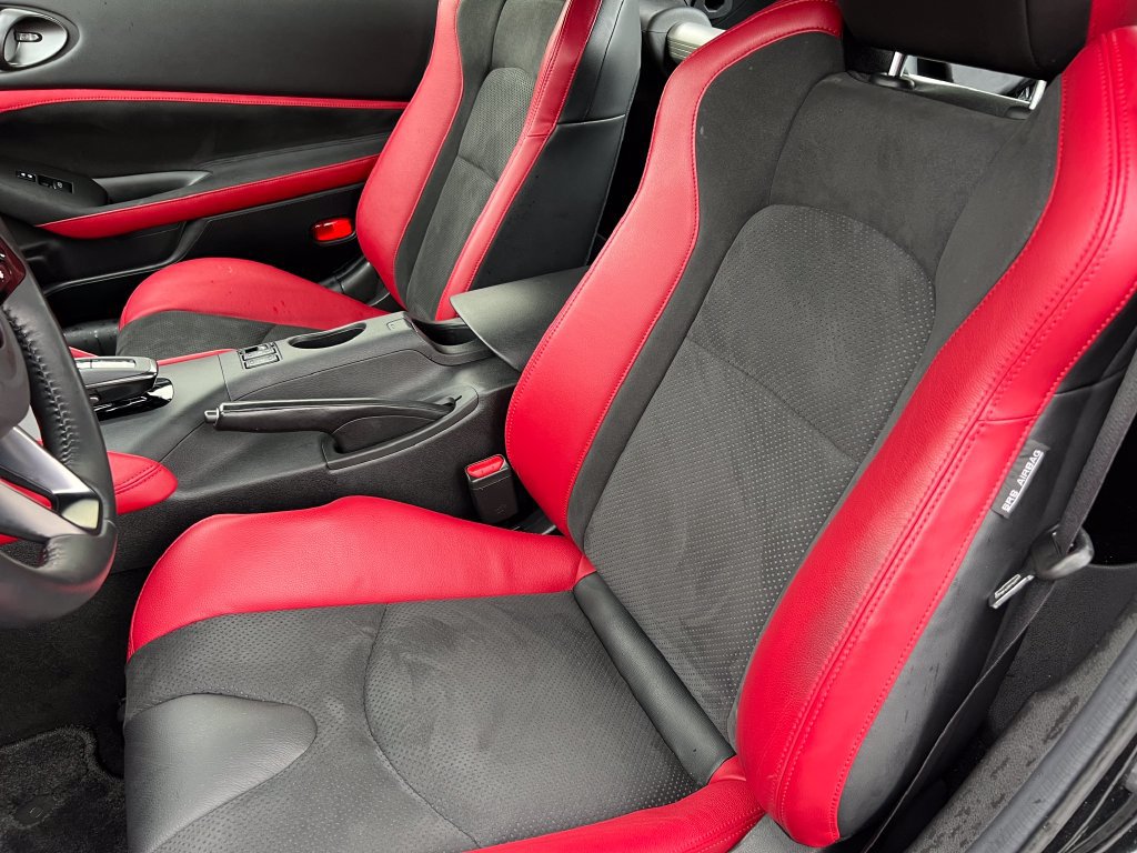 Used 2024 Nissan Z Performance w/ Floor Mat Package RWD image 11