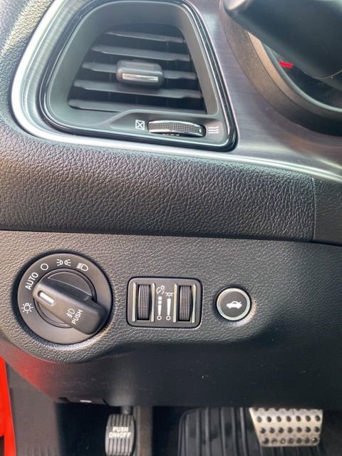 Used 2018 Dodge Challenger R/T Scat Pack RWD image 31