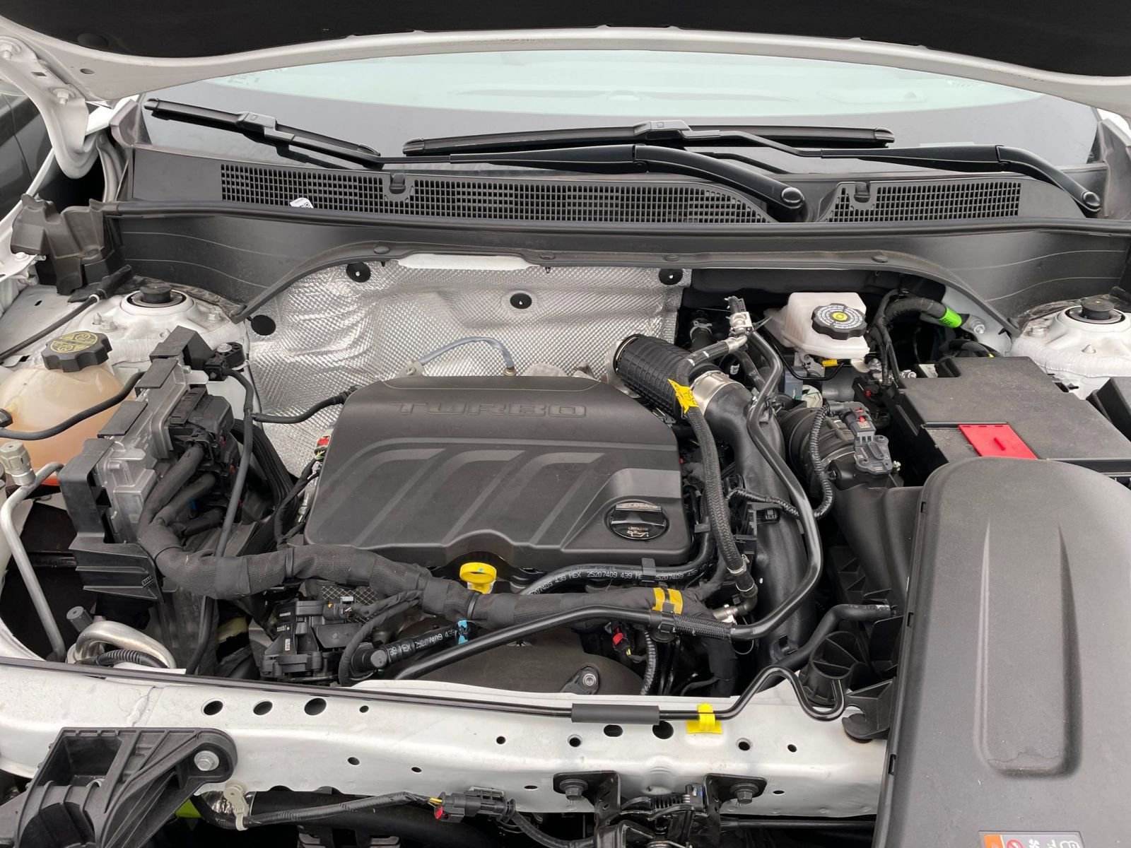 Used 2025 Buick Envista Sport Touring image 31