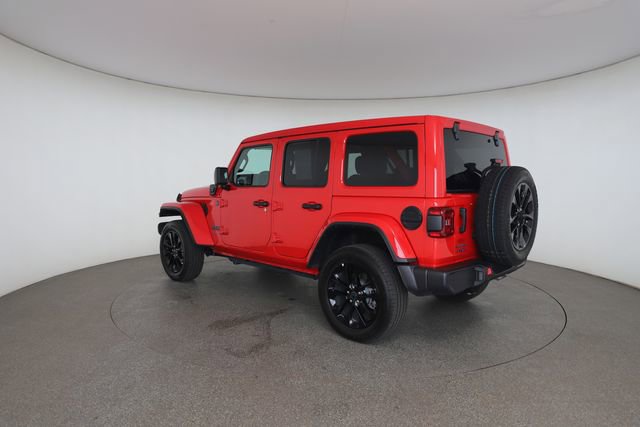 Used 2025 Jeep Wrangler Unlimited Sahara w/ Safety Group AWD/4WD image 14