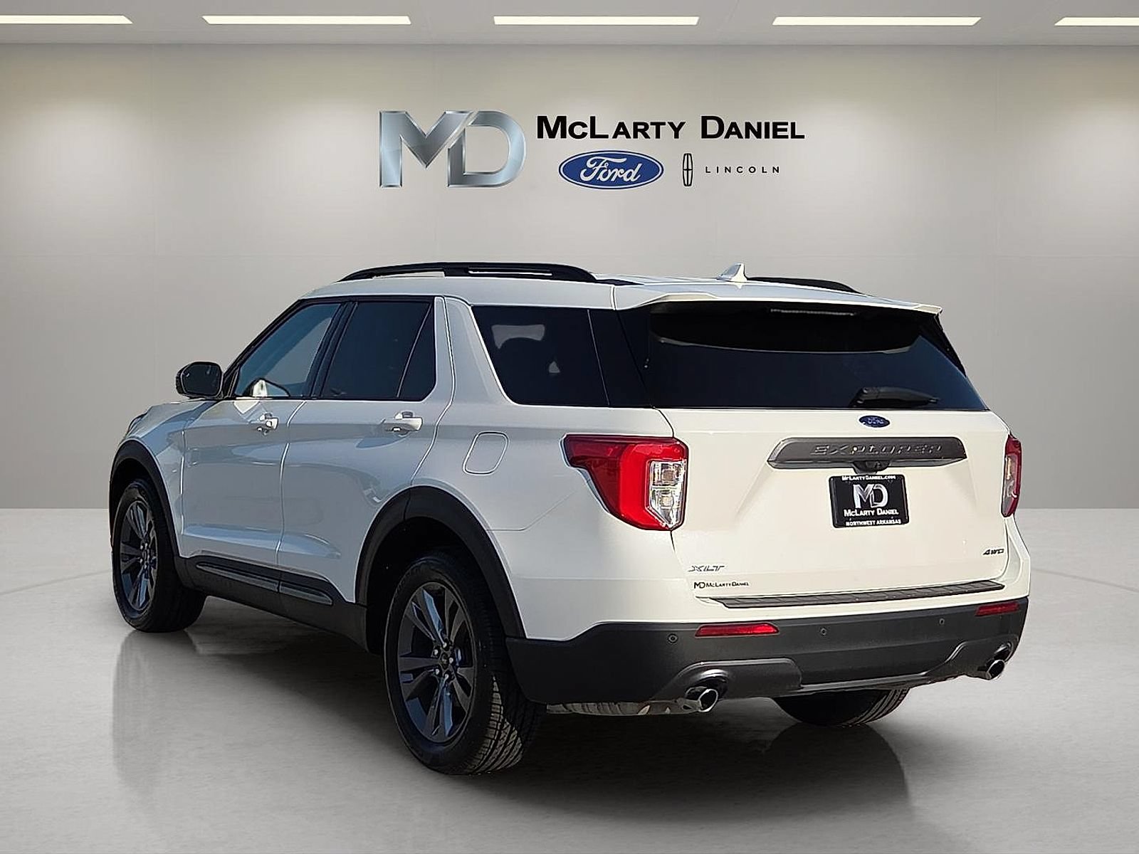 Certified 2022 Ford Explorer XLT w/ Equipment Group 202A AWD/4WD image 4