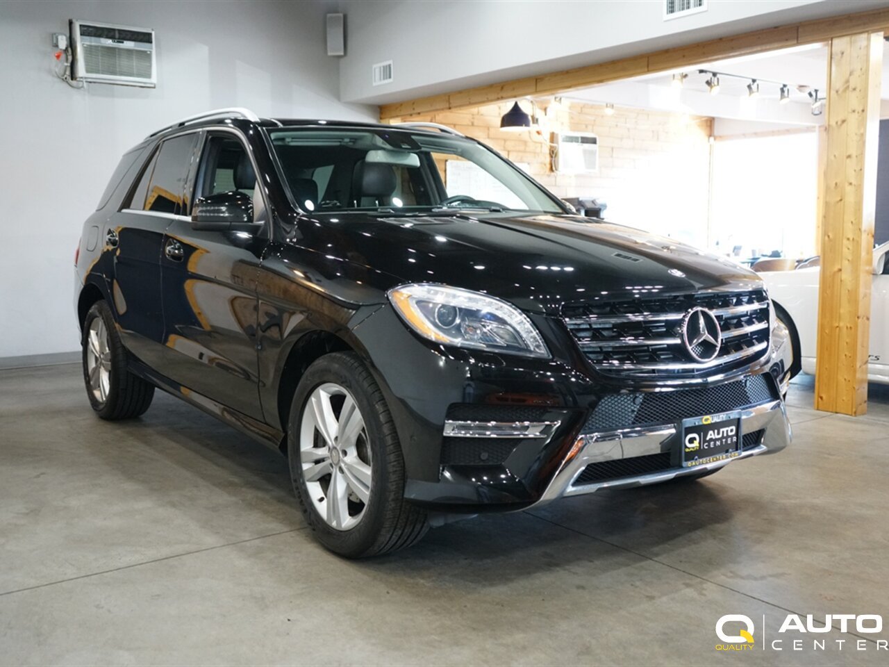 Used 2013 Mercedes-Benz ML 350 BlueTEC 4MATIC image 3