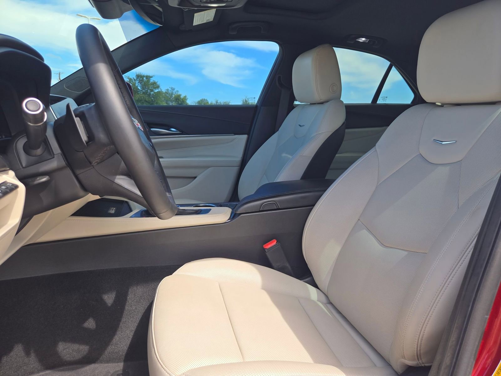 Used 2022 Cadillac CT4 Premium Luxury RWD image 10