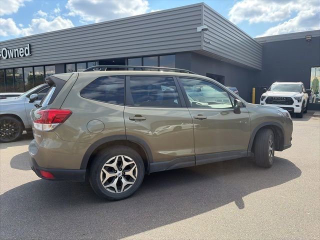 Used 2023 Subaru Forester Premium AWD/4WD image 3