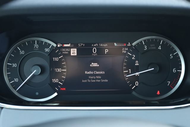 Used 2023 Land Rover Range Rover Evoque R-Dynamic SE image 16