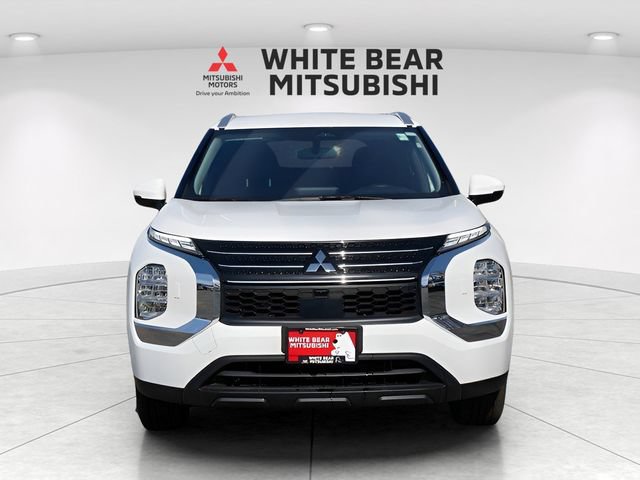 Used 2025 Mitsubishi Outlander ES AWD/4WD image 2
