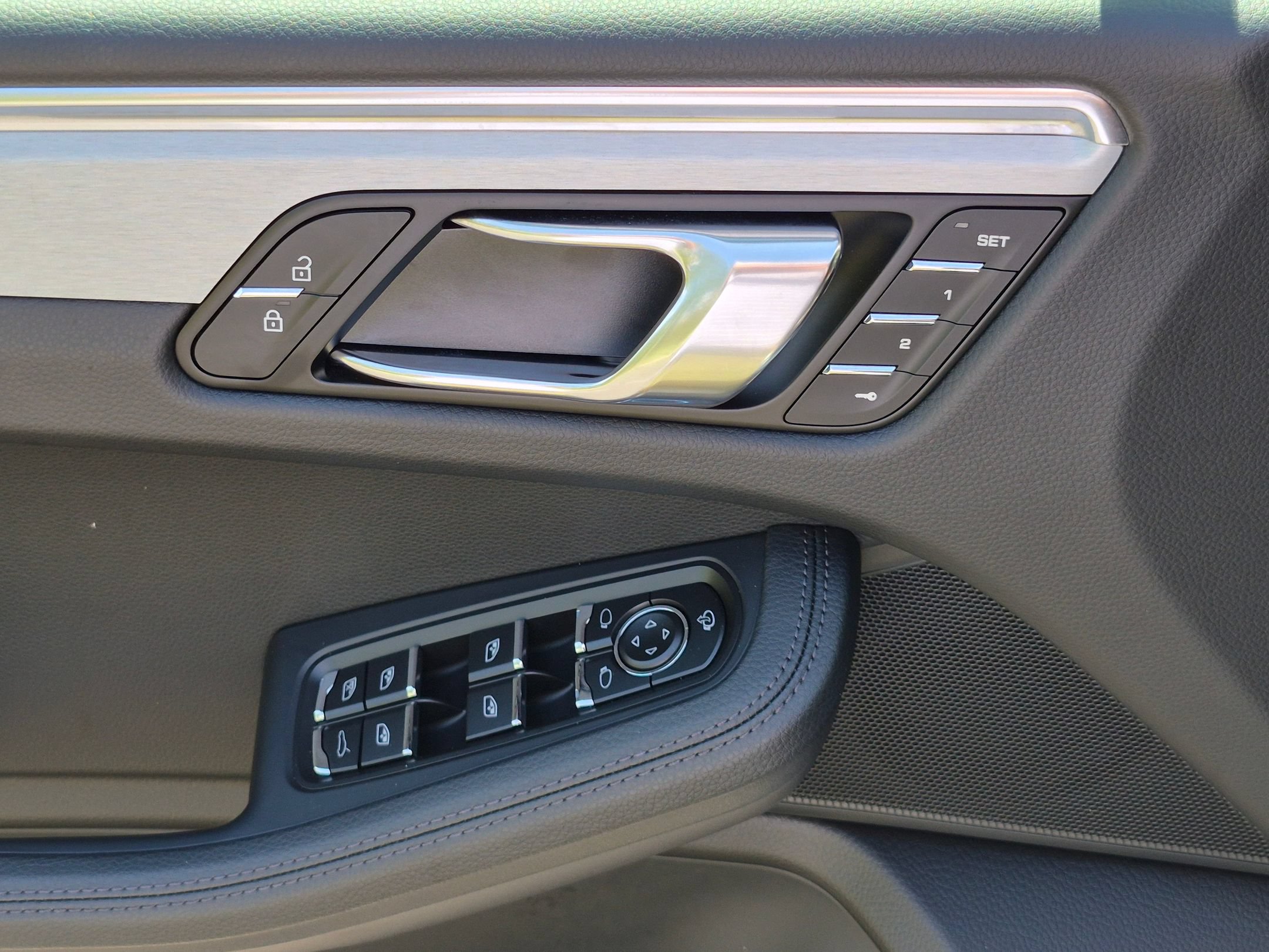 Certified 2026 Porsche Macan AWD/4WD image 23