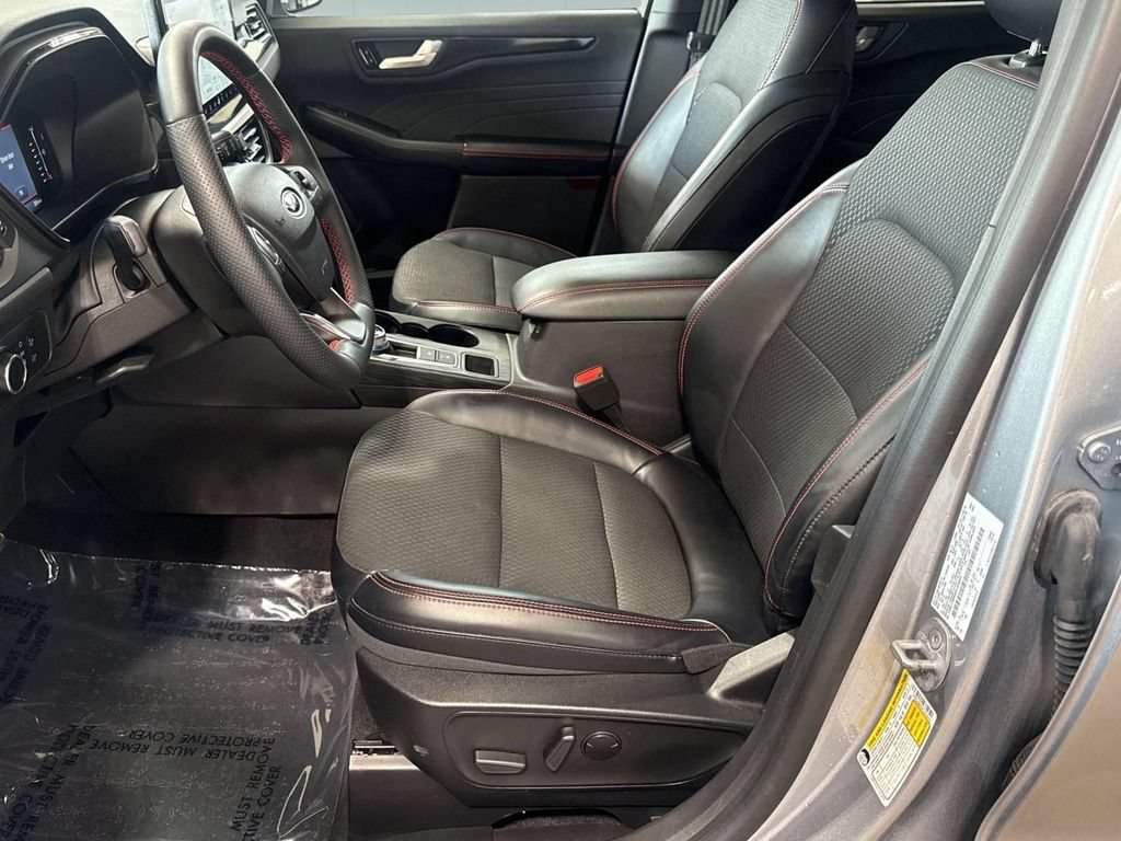 Used 2023 Ford Escape ST-Line w/ Tech Pack #1 AWD/4WD image 12