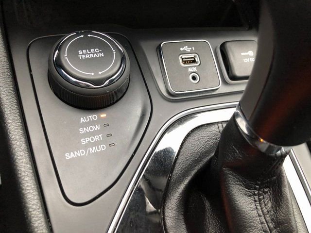 Used 2022 Jeep Cherokee Limited image 8