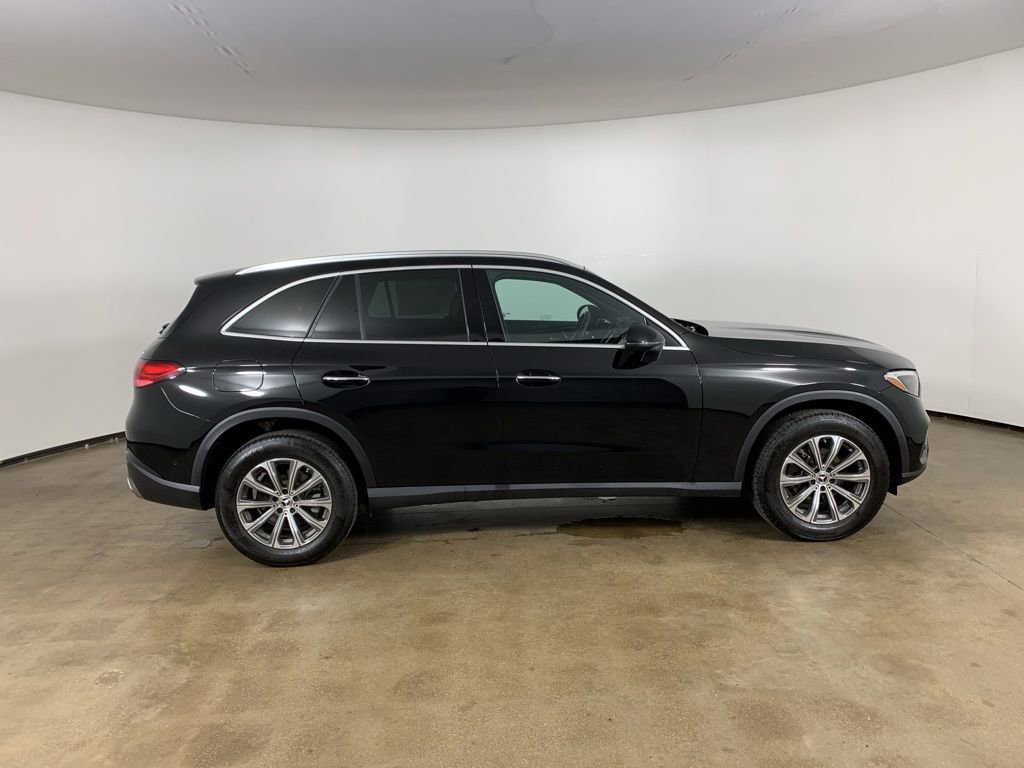 Used 2025 Mercedes-Benz GLC 300 4MATIC image 7