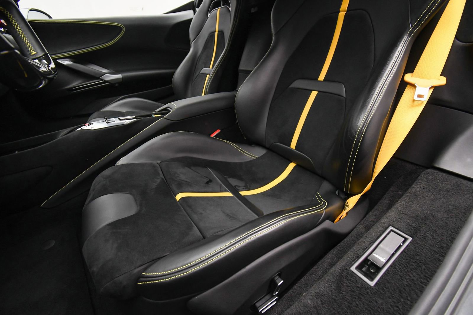 Used 2022 Ferrari SF90 Stradale image 58