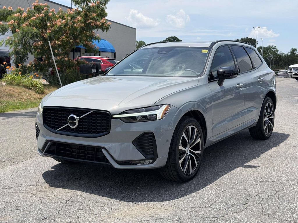 Used 2024 Volvo XC60 B5 Plus AWD/4WD image 23