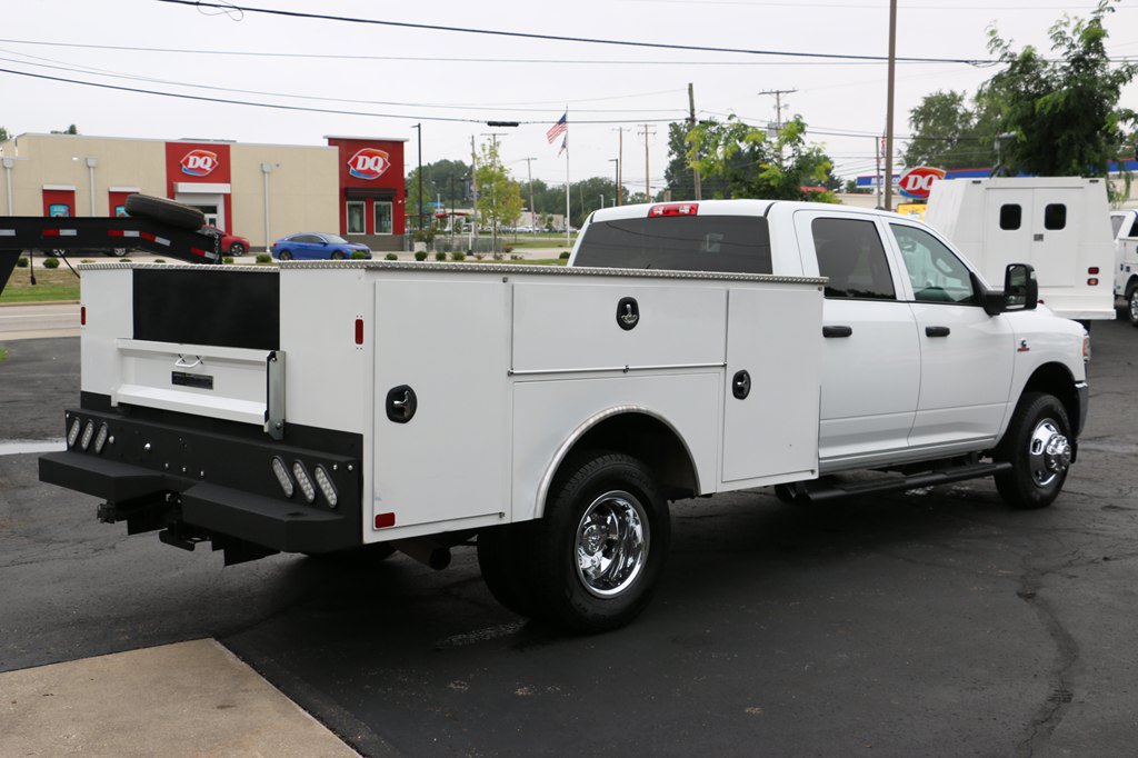 Used 2024 RAM 3500 Tradesman w/ Chrome Appearance Group AWD/4WD image 5
