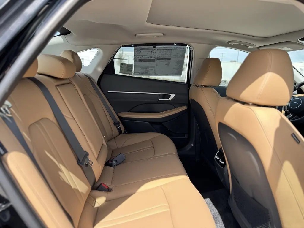 New 2025 Hyundai Sonata Limited image 12