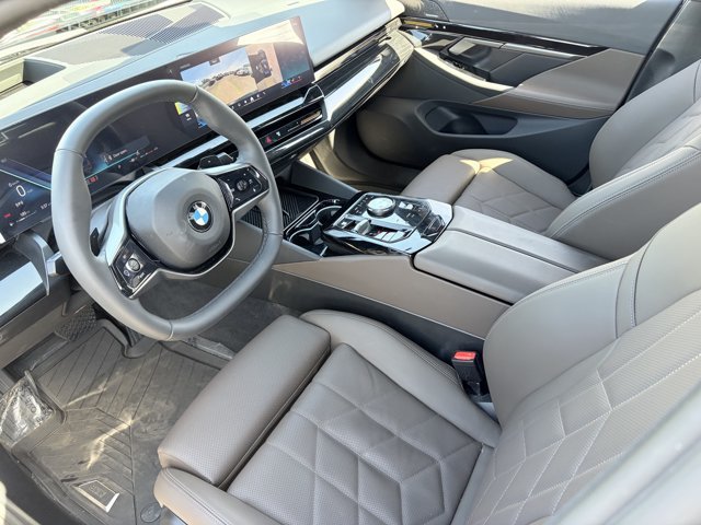 Used 2026 BMW 530i w/ Premium Package RWD image 18