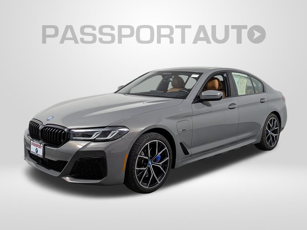 Used 2022 BMW 530e xDrive w/ Premium Package AWD/4WD video 1