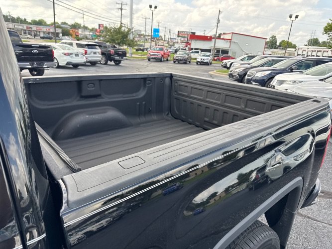 Used 2017 GMC Sierra 1500 SLE w/ SLE Value Package AWD/4WD image 11