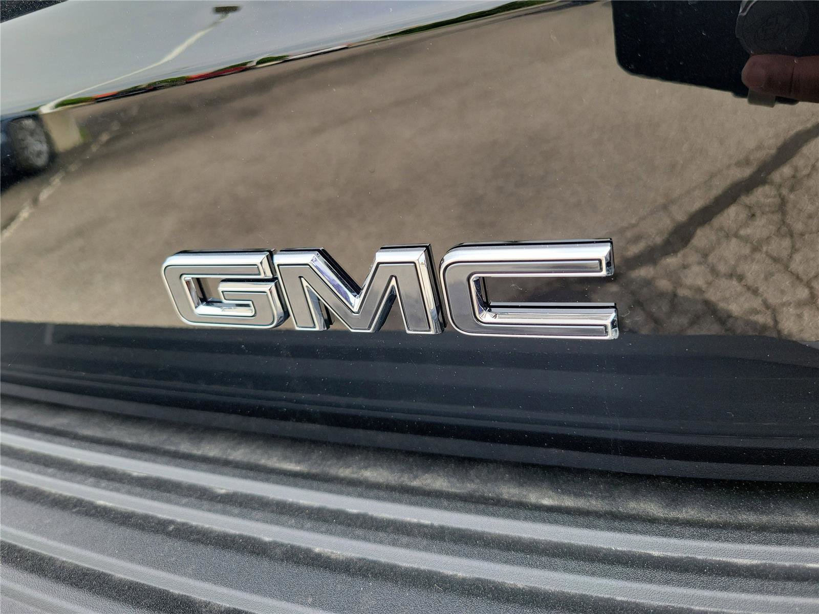 New 2026 GMC Yukon Denali Ultimate AWD/4WD image 8