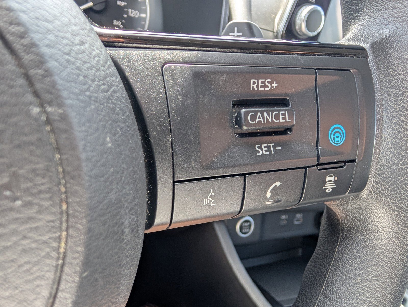 Used 2021 Nissan Rogue SV image 27