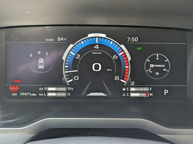 Used 2025 Toyota Tundra Limited AWD/4WD image 23