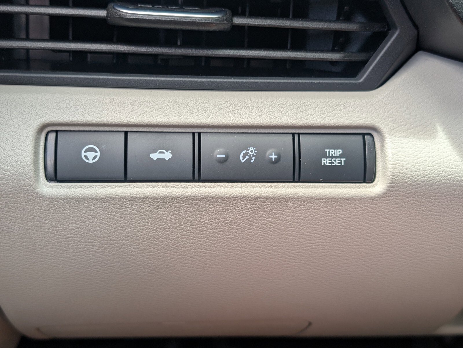 Certified 2025 Nissan Altima 2.5 SL FWD image 32