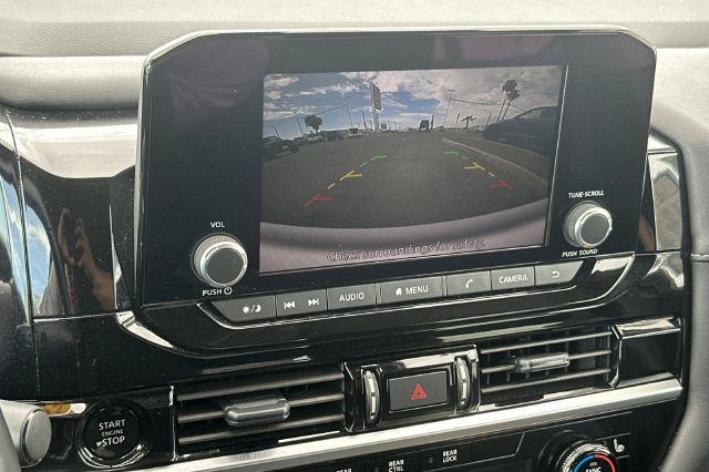 Used 2025 Nissan Pathfinder SV AWD/4WD image 19