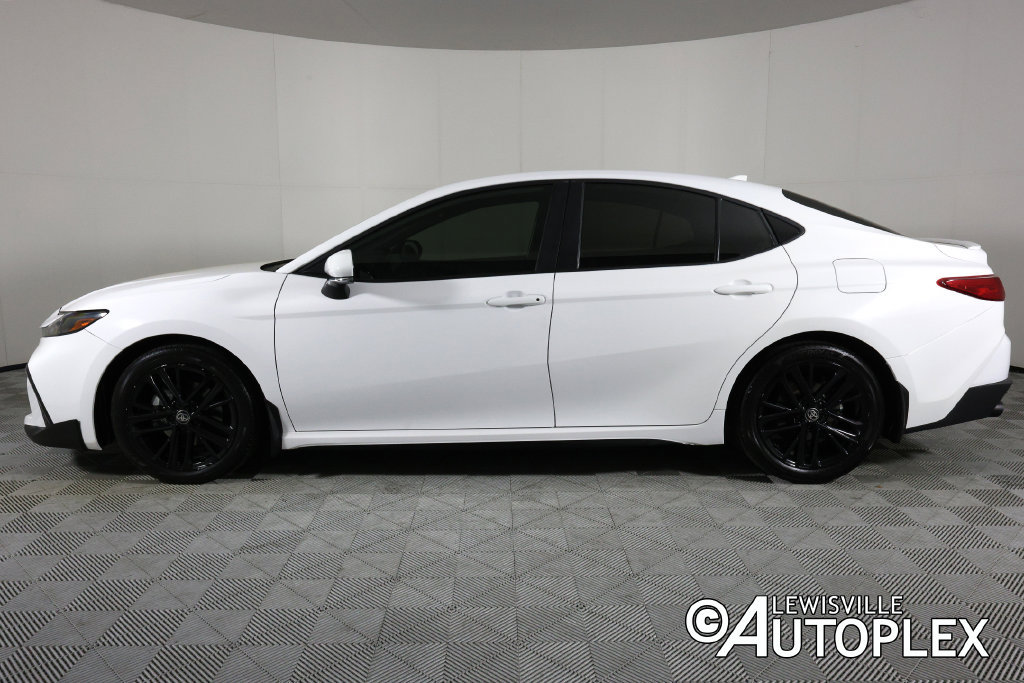 Used 2025 Toyota Camry SE w/ Convenience Package FWD image 8