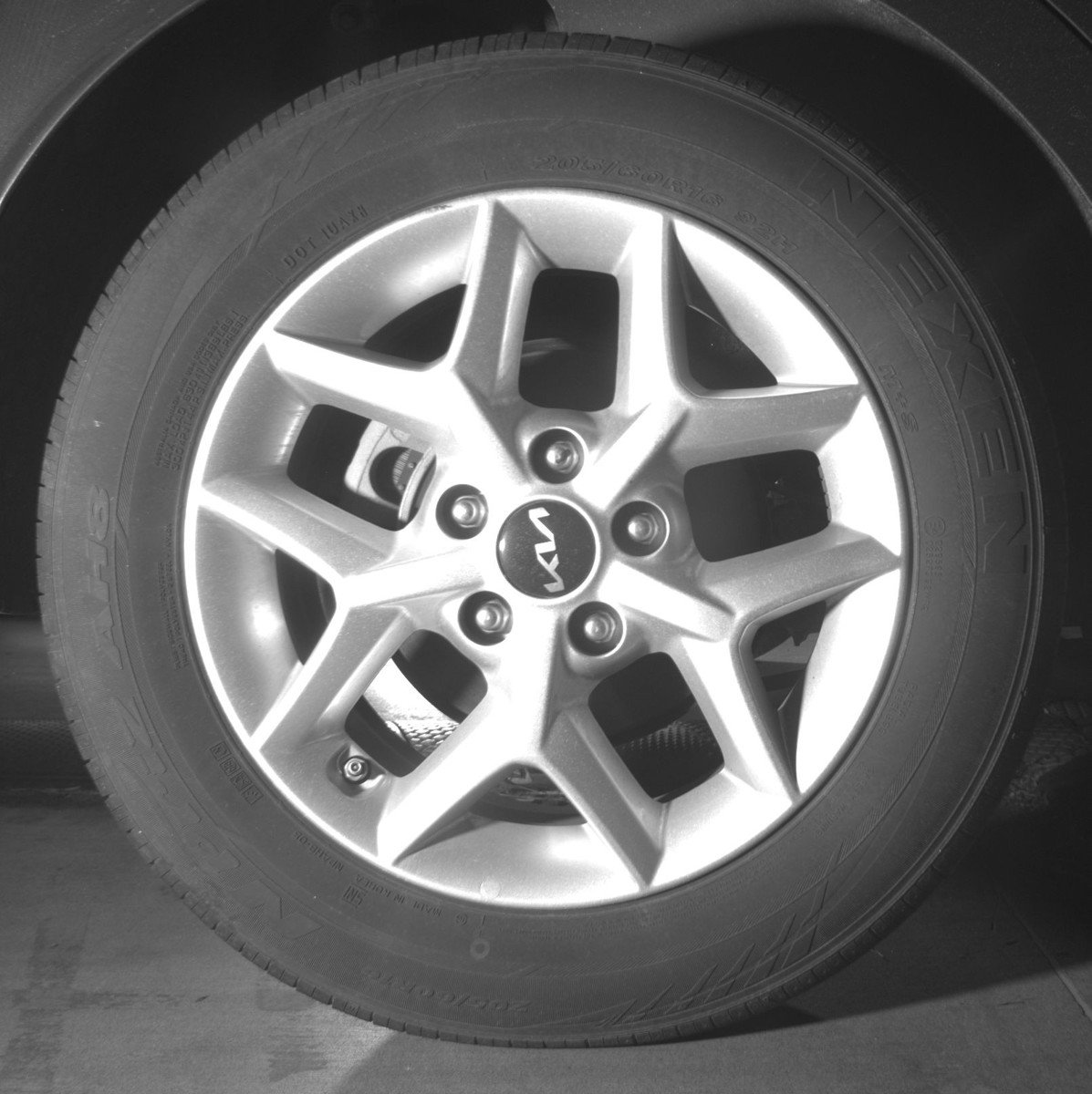 Used 2025 Kia Soul LX w/ LX Technology Package FWD image 15