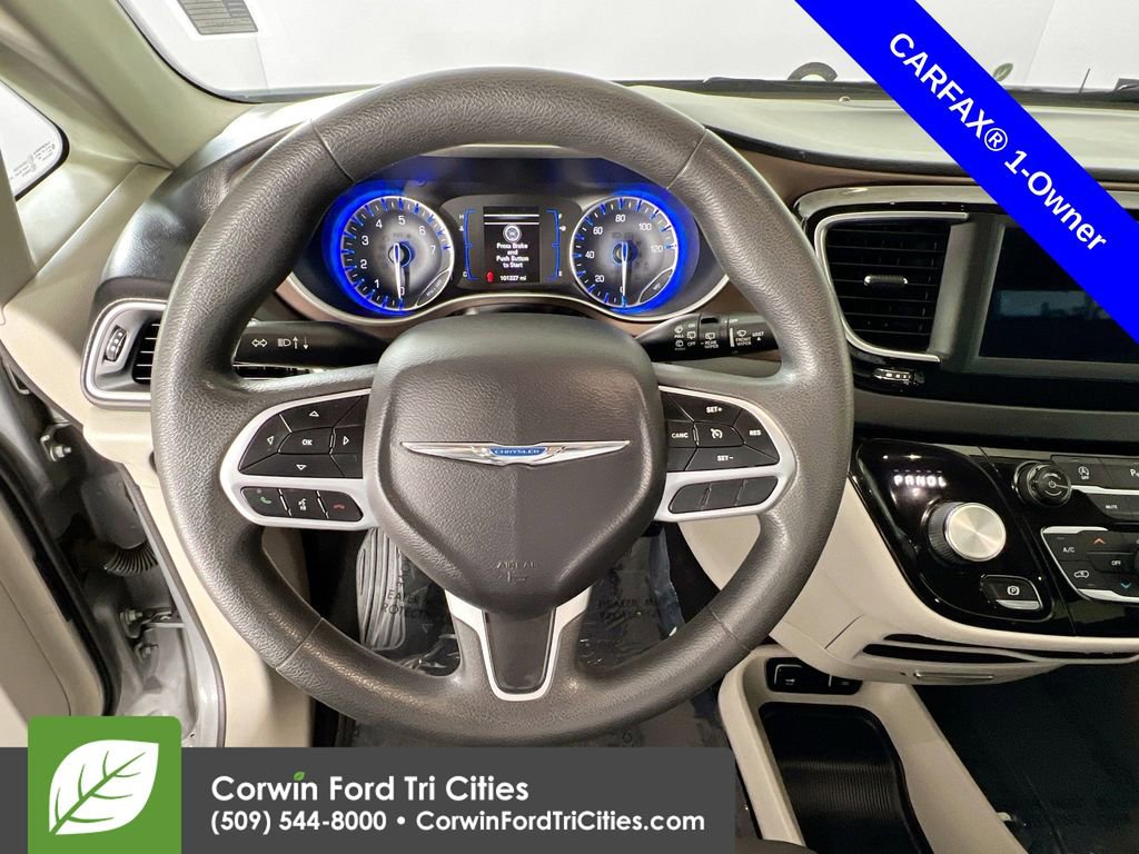 Used 2018 Chrysler Pacifica Touring Plus w/ Tire & Wheel Group image 8
