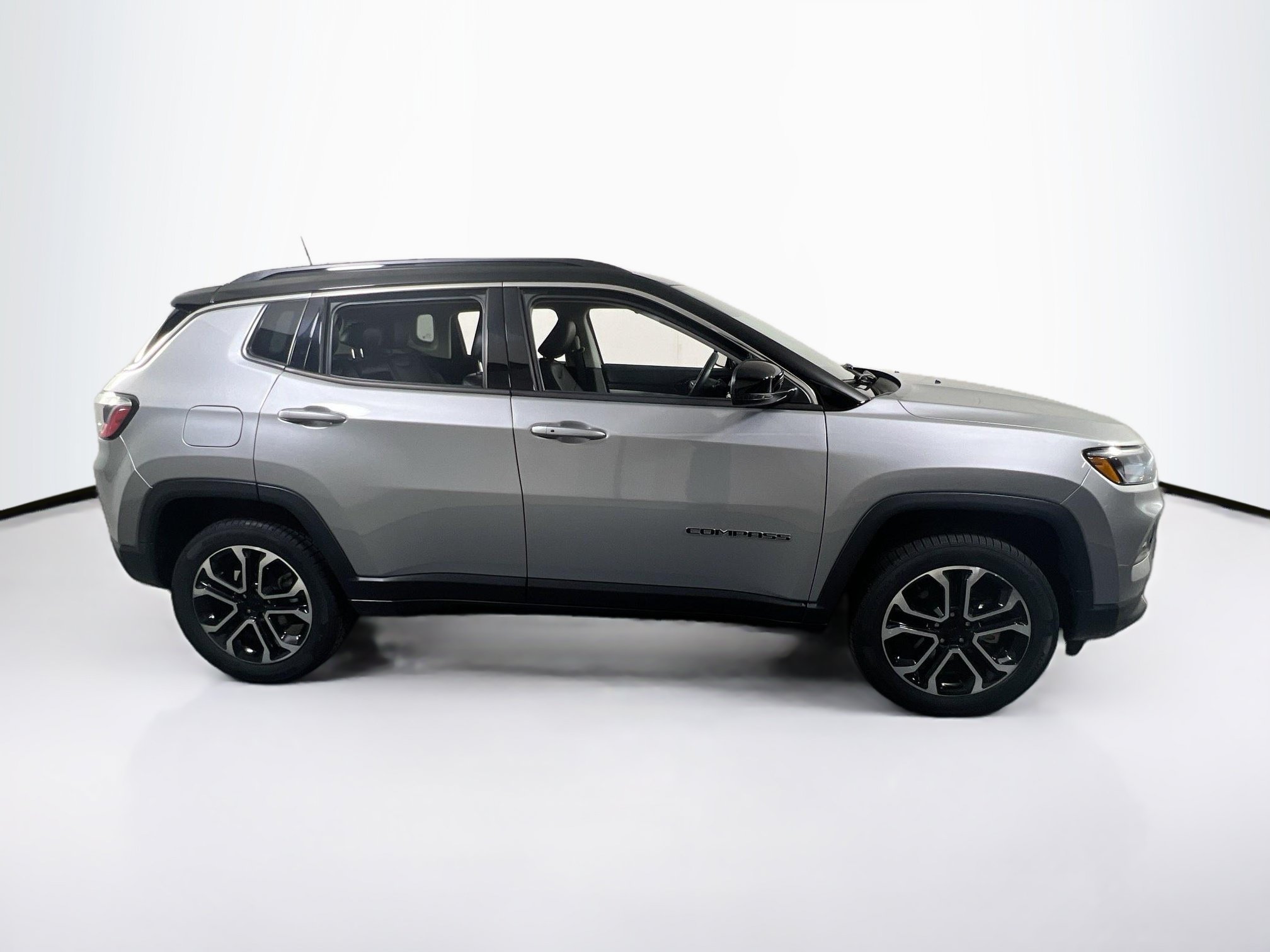 Used 2022 Jeep Compass Limited AWD/4WD image 4