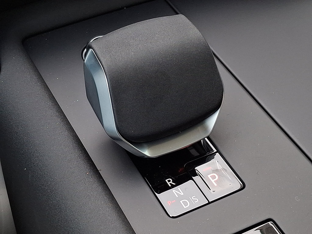 New 2026 Land Rover Discovery S AWD/4WD image 12