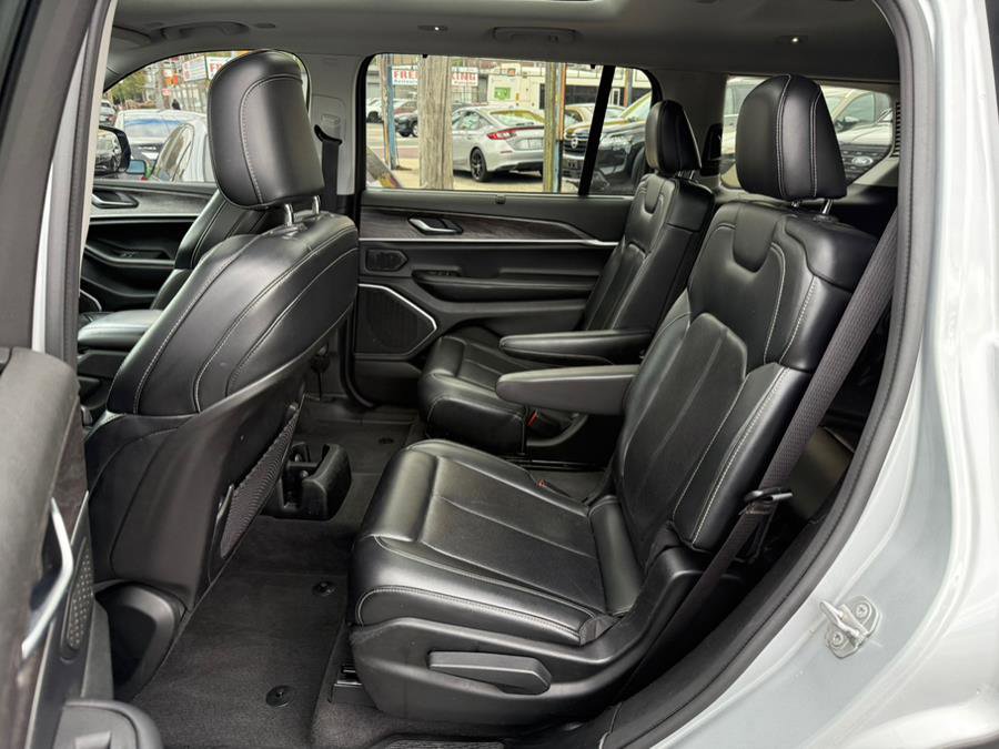 Used 2021 Jeep Grand Cherokee L Limited w/ Luxury Tech Group II image 9