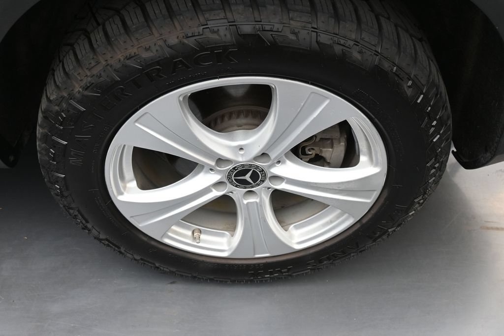 Used 2017 Mercedes-Benz GLC 300 4MATIC image 26