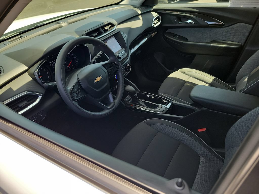 Used 2023 Chevrolet TrailBlazer LT FWD image 3