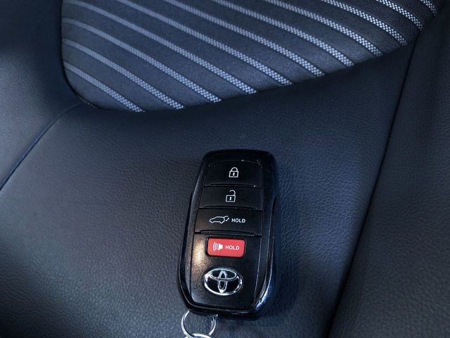 Certified 2025 Toyota Highlander XSE AWD/4WD image 32