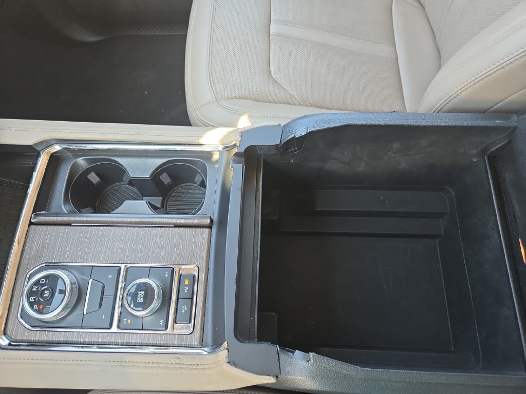 Used 2024 Ford Expedition Limited AWD/4WD image 32