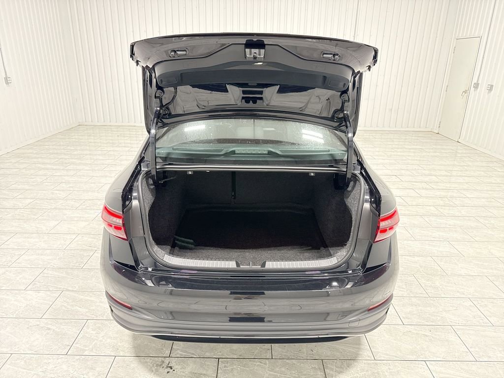 Used 2025 Volkswagen Jetta Sport FWD image 27