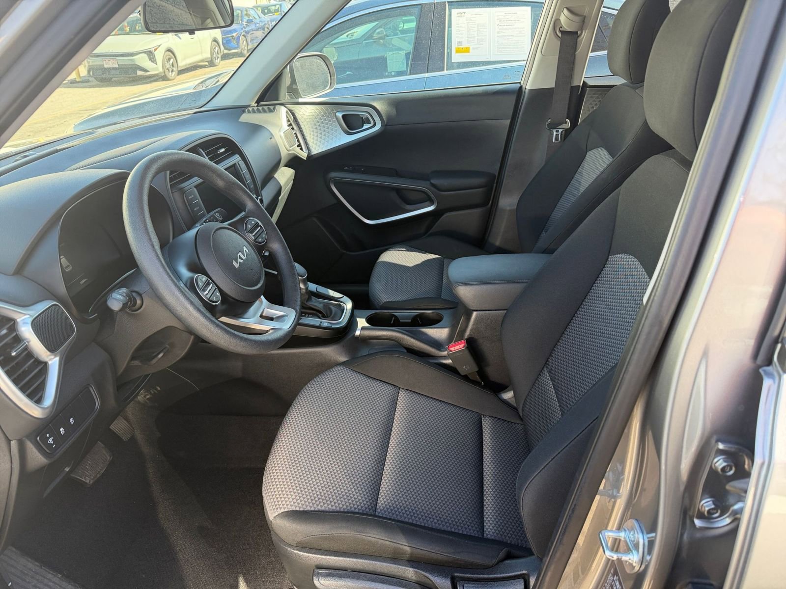 Used 2025 Kia Soul LX w/ LX Technology Package image 24