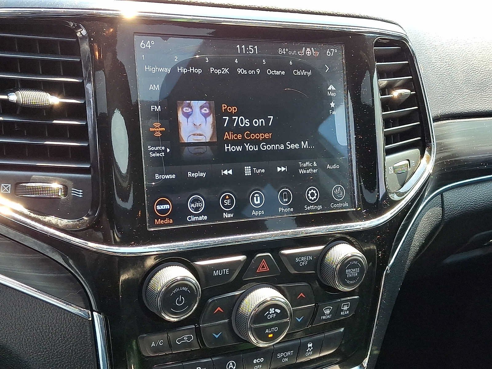 Used 2020 Jeep Grand Cherokee Limited AWD/4WD image 19